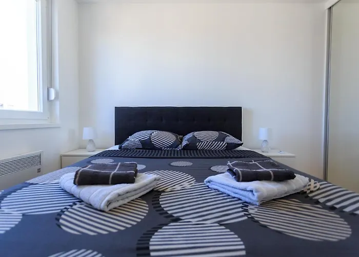 Orjak Apartman Zára